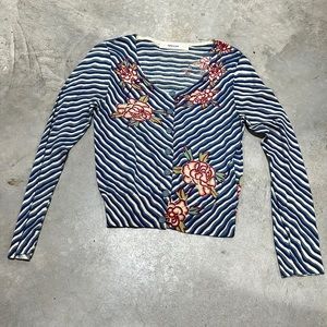 Blue/Tan/Maroon stripes with flowers light weight sweater /‎ Size S